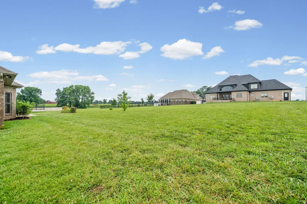 208 Lewis Bridge Way Hopkinsville KY 42240