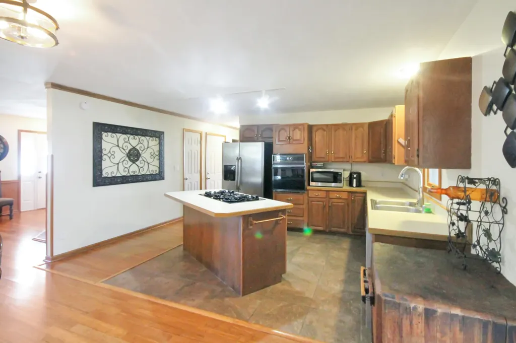 8078 Aurora Highway Benton KY 42025