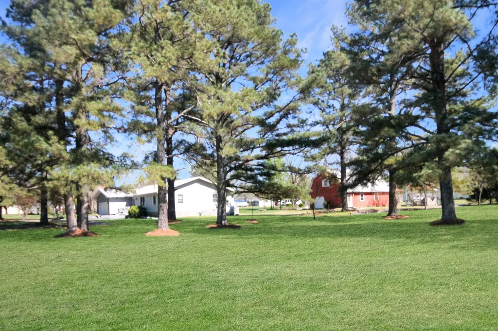 8078 Aurora Highway Benton KY 42025