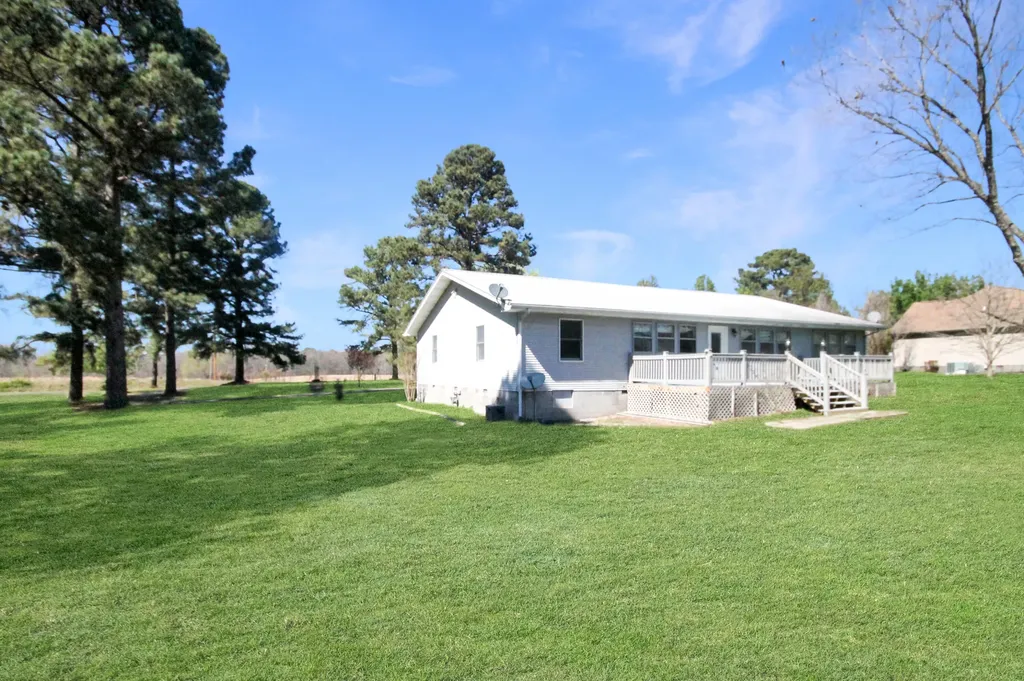 8078 Aurora Highway Benton KY 42025