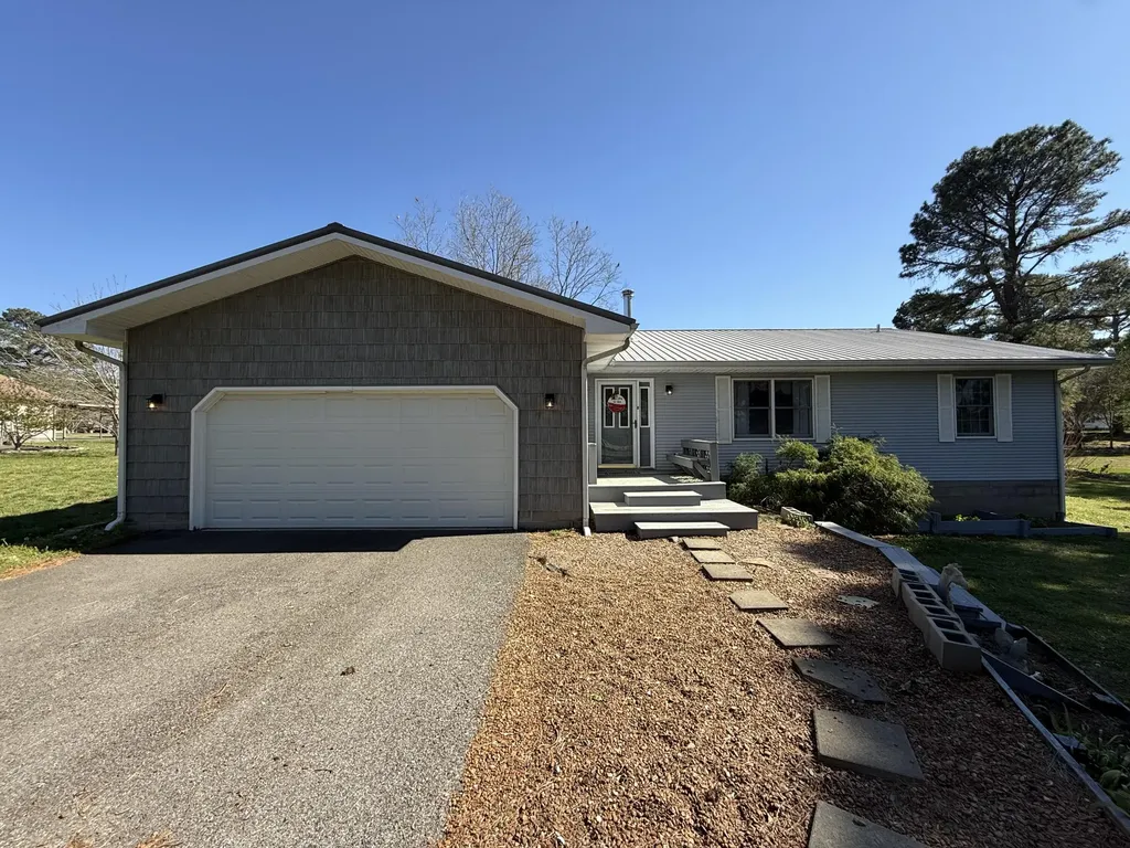 8078 Aurora Highway Benton KY 42025
