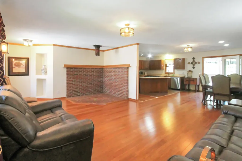 8078 Aurora Highway Benton KY 42025