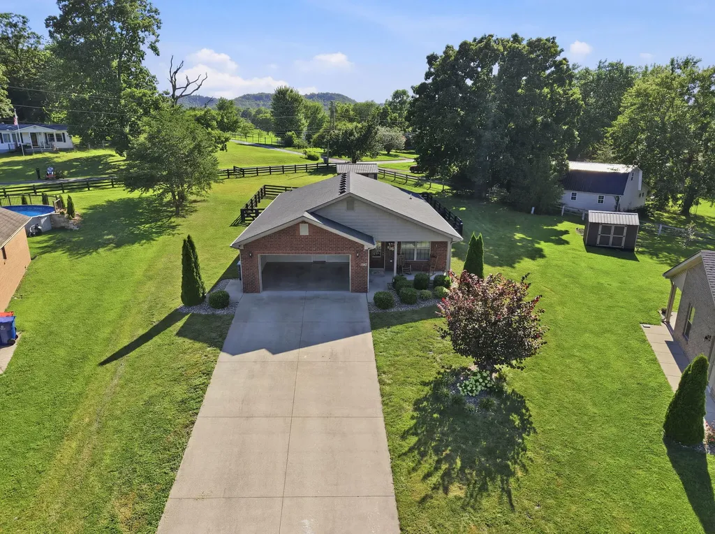 1054 Burnell Drive Berea KY 40403