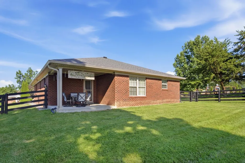 1054 Burnell Drive Berea KY 40403