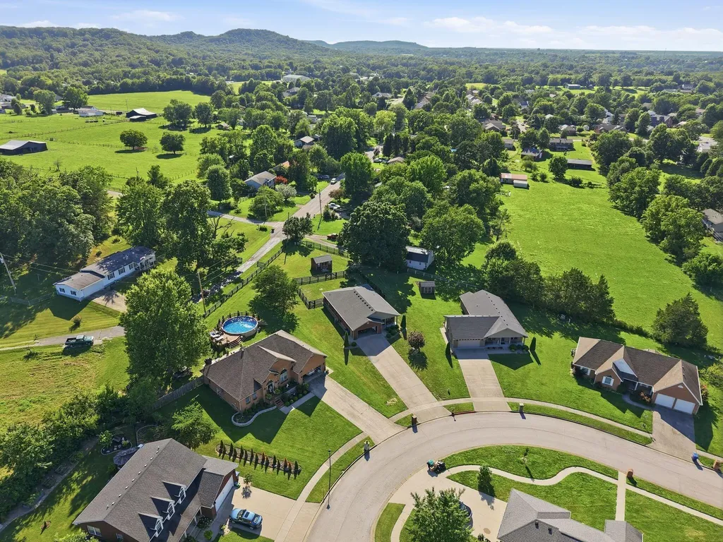1054 Burnell Drive Berea KY 40403