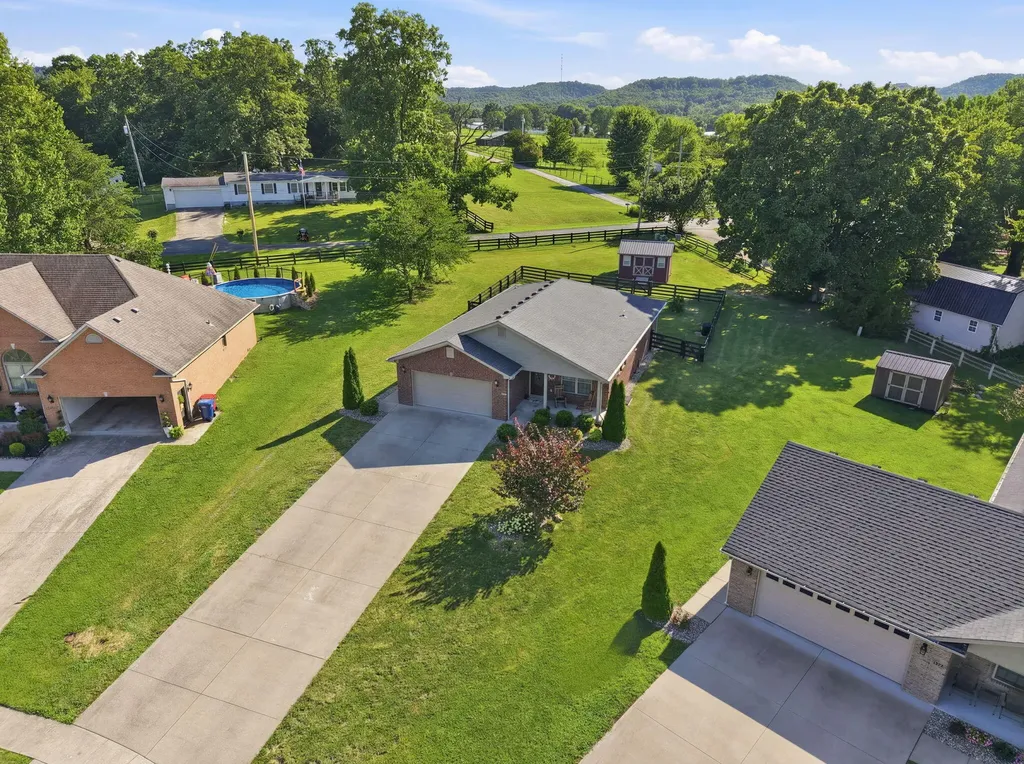 1054 Burnell Drive Berea KY 40403