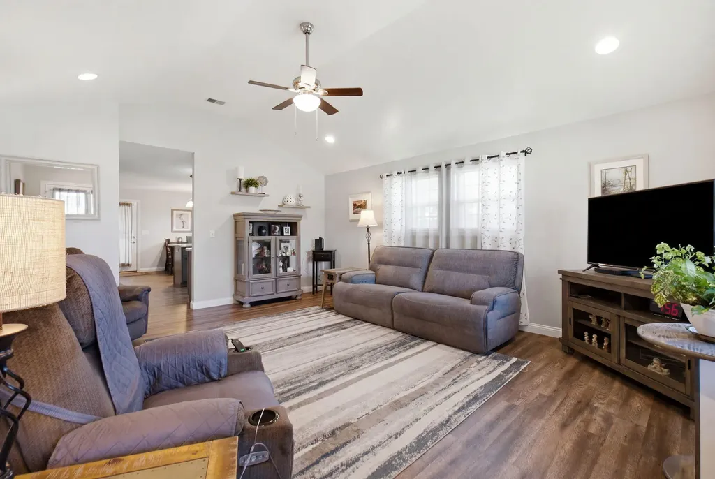 1054 Burnell Drive Berea KY 40403