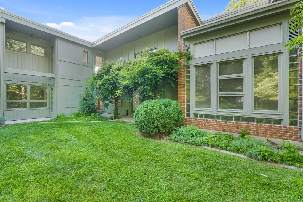 3892 Gloucester Drive Lexington KY 40510