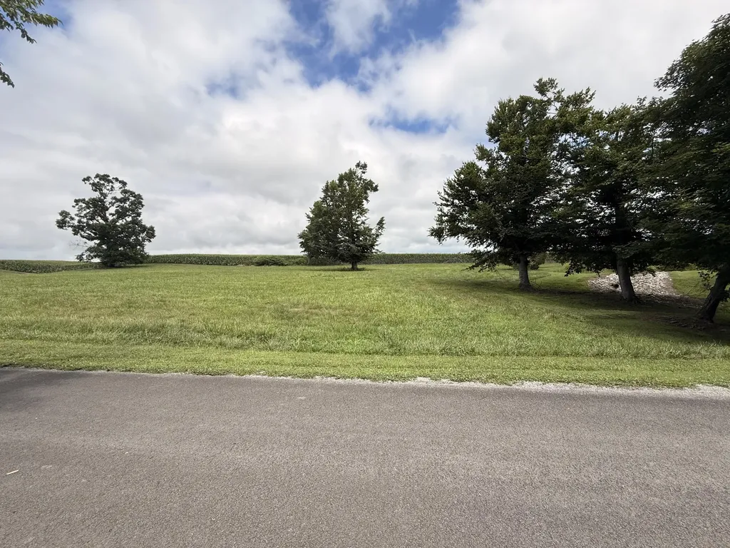 219 Stillwater Boulevard Russell Springs KY 42642