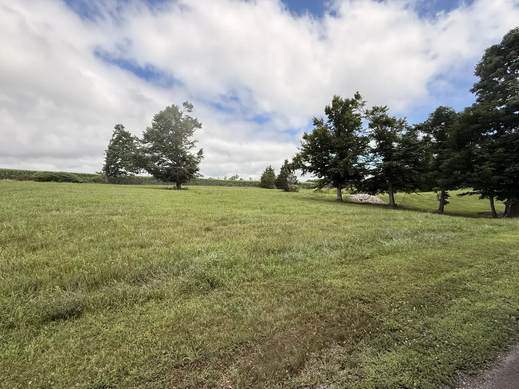 219 Stillwater Boulevard Russell Springs KY 42642