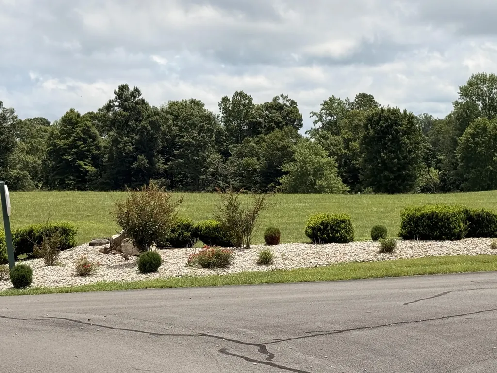 219 Stillwater Boulevard Russell Springs KY 42642