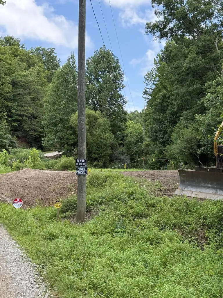 9999 Hwy 6 Big Indian Creek Road Woodbine KY 40771