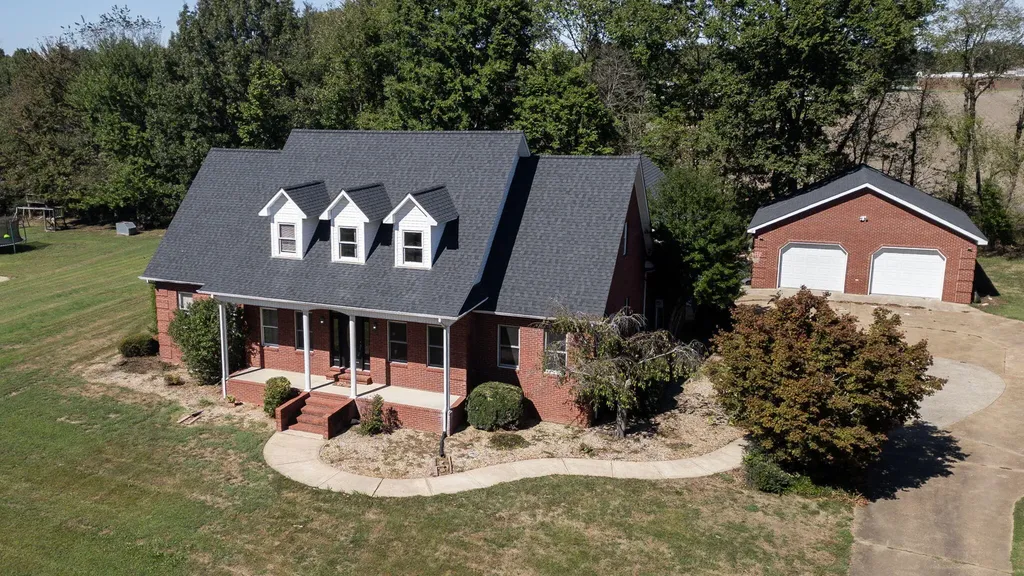 140 Stoney Creek Lane Murray KY 42071