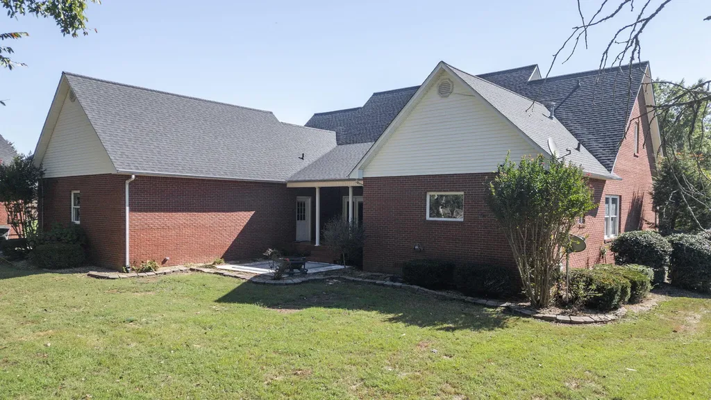 140 Stoney Creek Lane Murray KY 42071