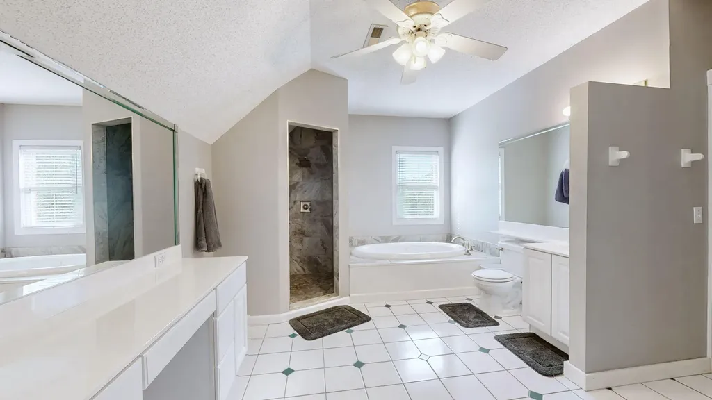 140 Stoney Creek Lane Murray KY 42071