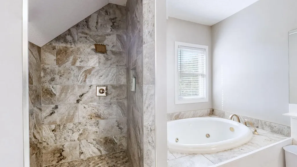 140 Stoney Creek Lane Murray KY 42071