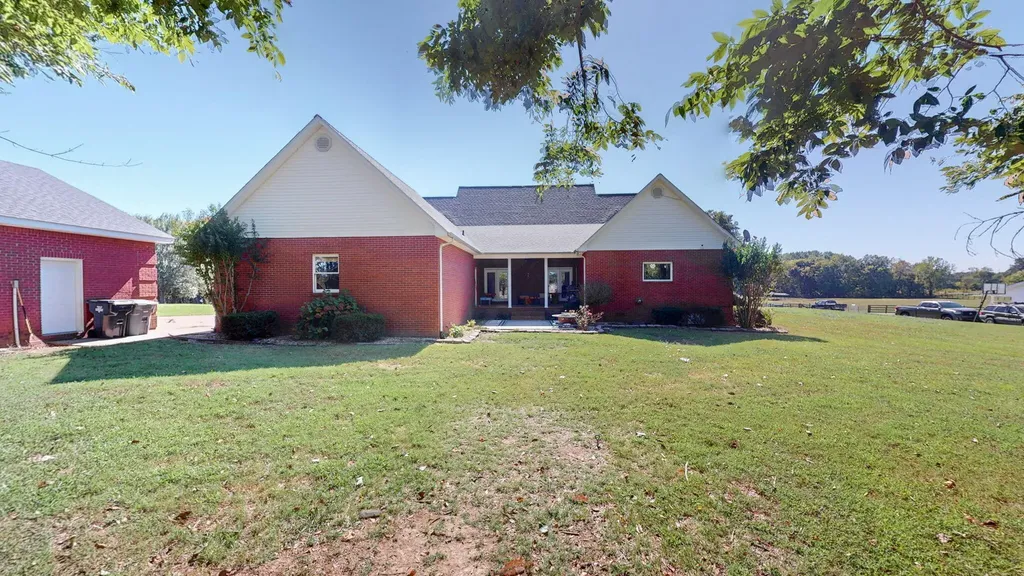 140 Stoney Creek Lane Murray KY 42071