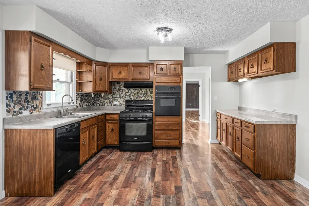 20715 Dawson Springs Road Crofton KY 42217