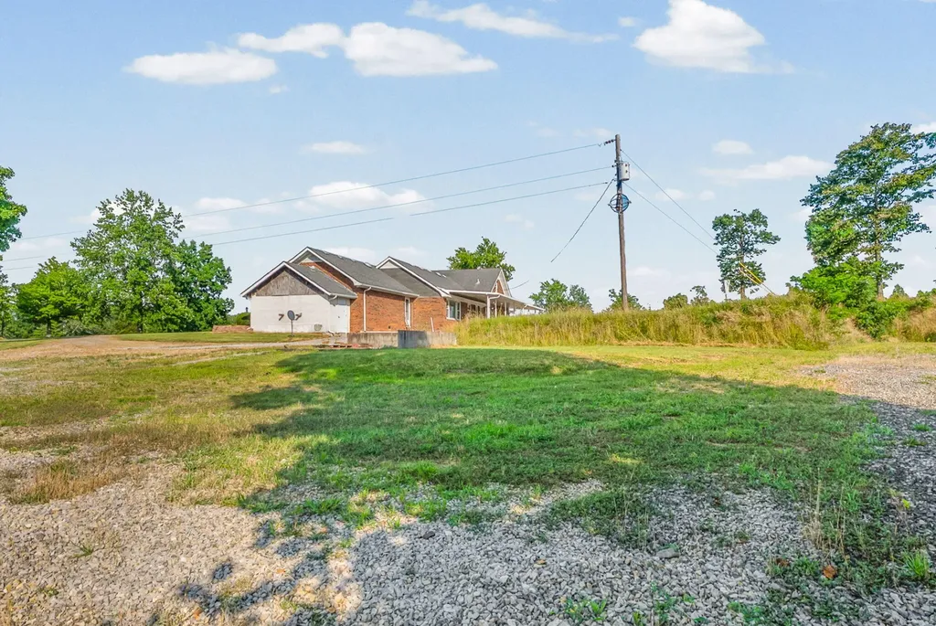 20715 Dawson Springs Road Crofton KY 42217