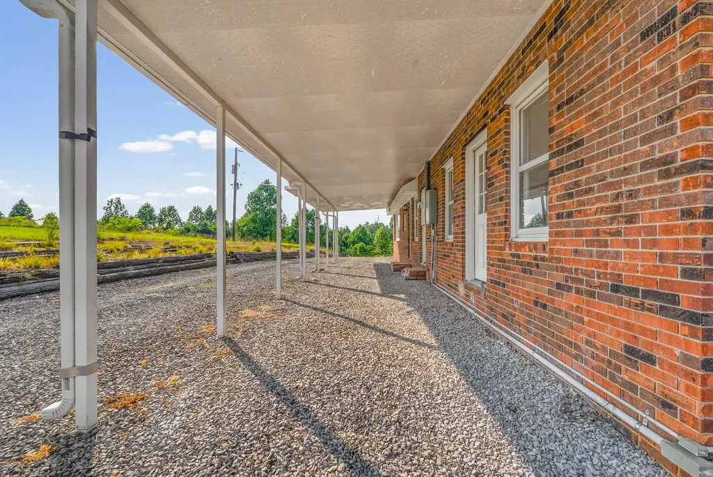 20715 Dawson Springs Road Crofton KY 42217