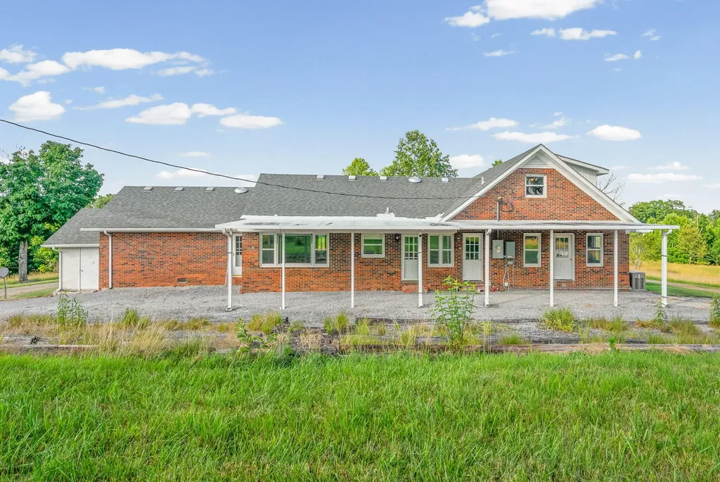 20715 Dawson Springs Road Crofton KY 42217