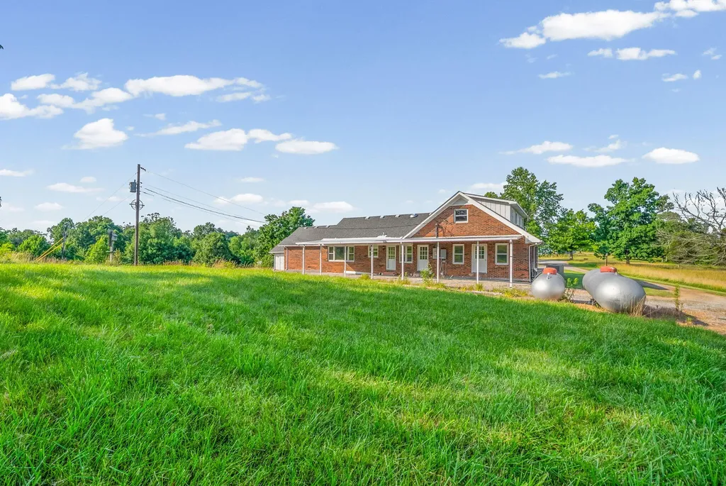 20715 Dawson Springs Road Crofton KY 42217