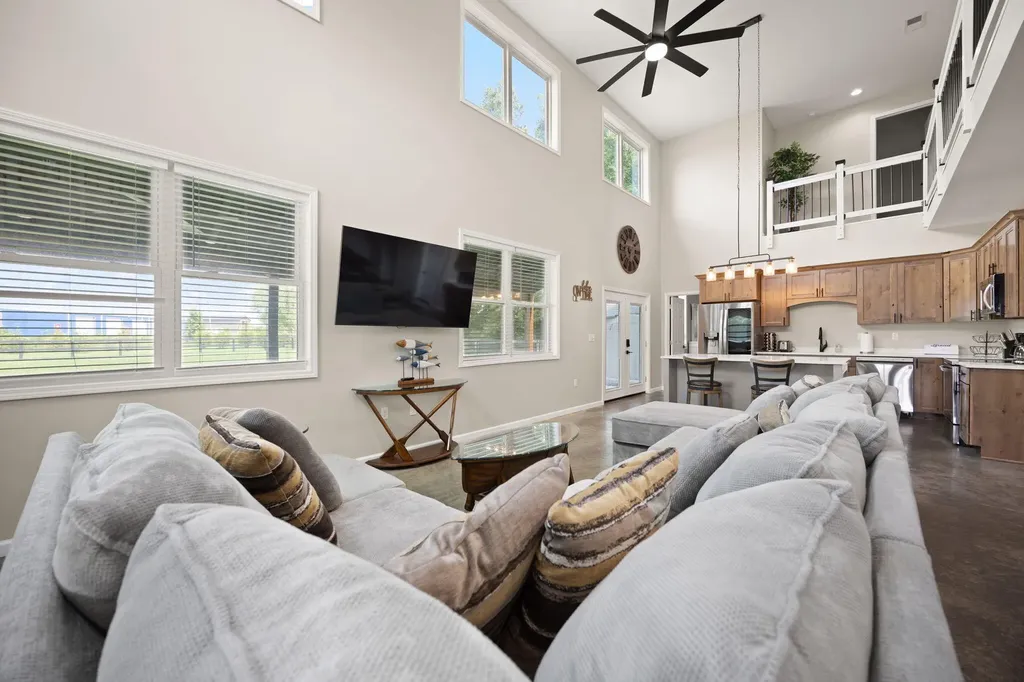 127 Freeman Lake Lane Russell Springs KY 42642