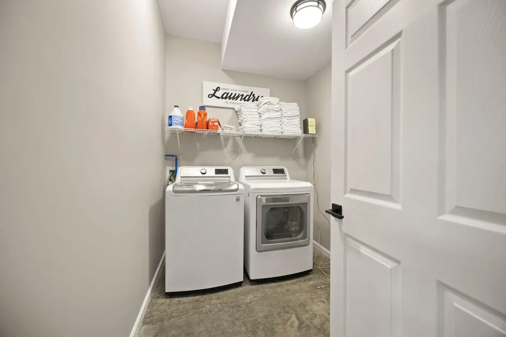127 Freeman Lake Lane Russell Springs KY 42642