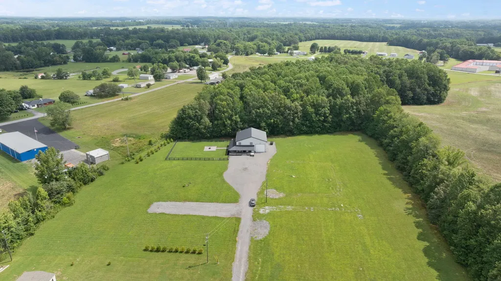 127 Freeman Lake Lane Russell Springs KY 42642