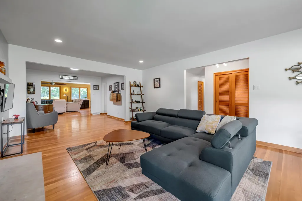1894 Parkers Mill Road Lexington KY 40504