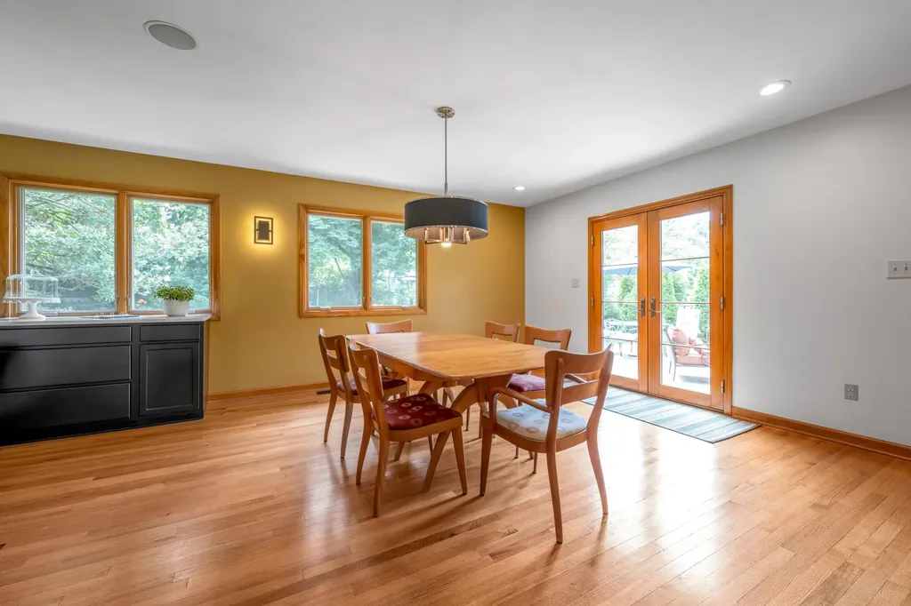 1894 Parkers Mill Road Lexington KY 40504