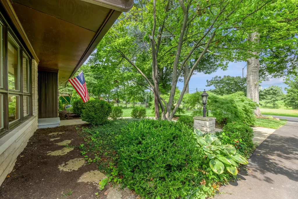 1894 Parkers Mill Road Lexington KY 40504