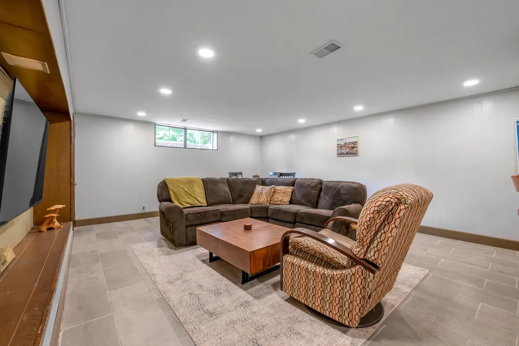 1894 Parkers Mill Road Lexington KY 40504