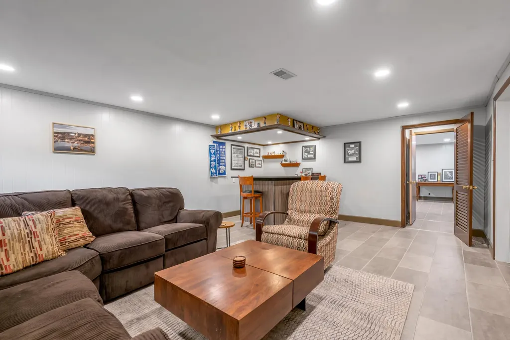 1894 Parkers Mill Road Lexington KY 40504