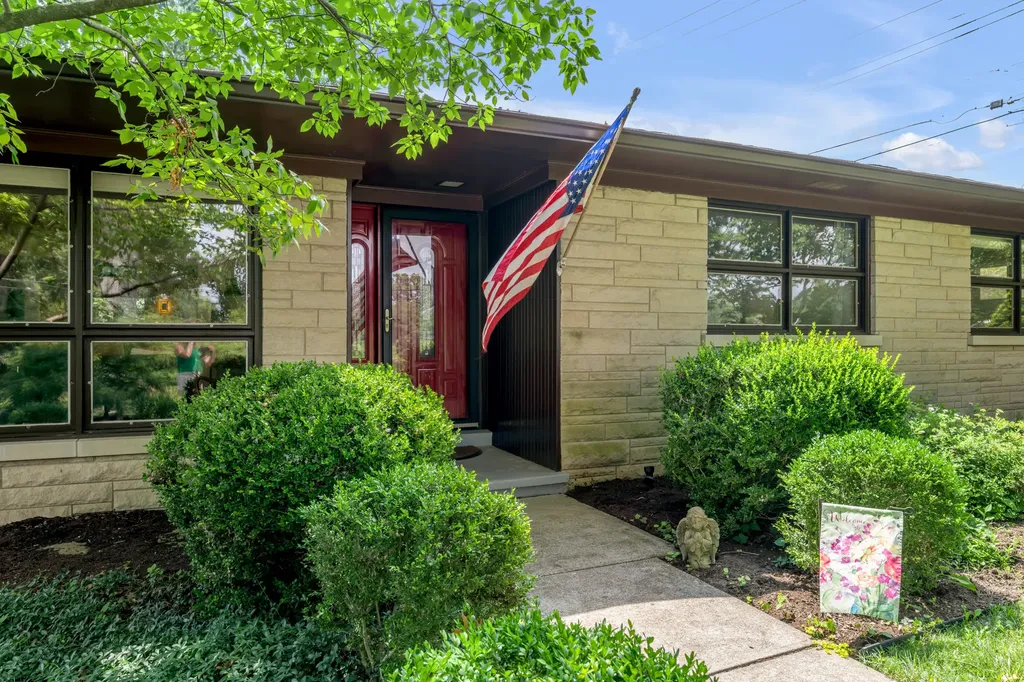 1894 Parkers Mill Road Lexington KY 40504