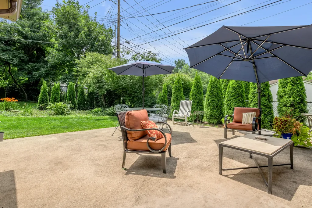 1894 Parkers Mill Road Lexington KY 40504