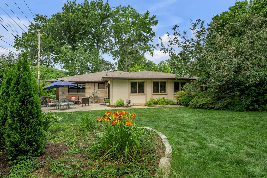 1894 Parkers Mill Road Lexington KY 40504