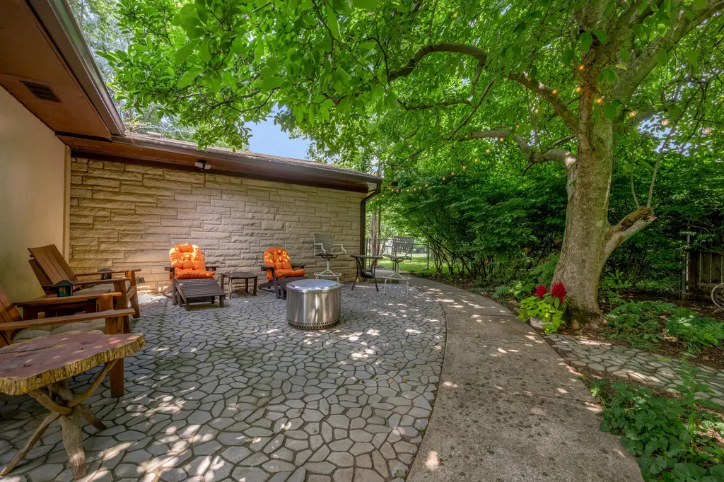 1894 Parkers Mill Road Lexington KY 40504