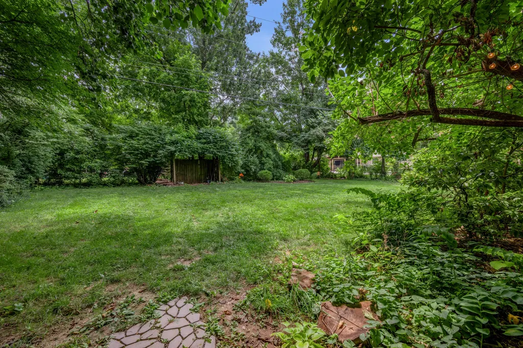 1894 Parkers Mill Road Lexington KY 40504