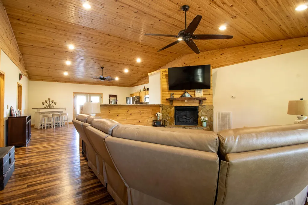 12082 Johnson Mill Road Crofton KY 42217