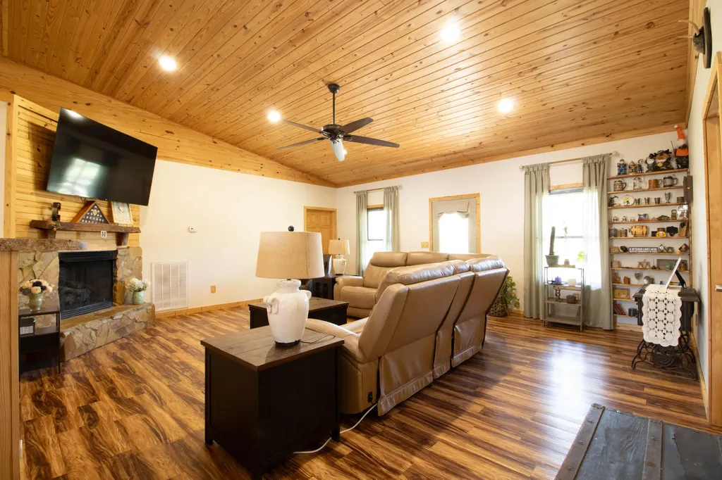 12082 Johnson Mill Road Crofton KY 42217