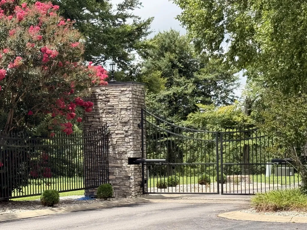 128 Wedge Way Russell Springs KY 42642