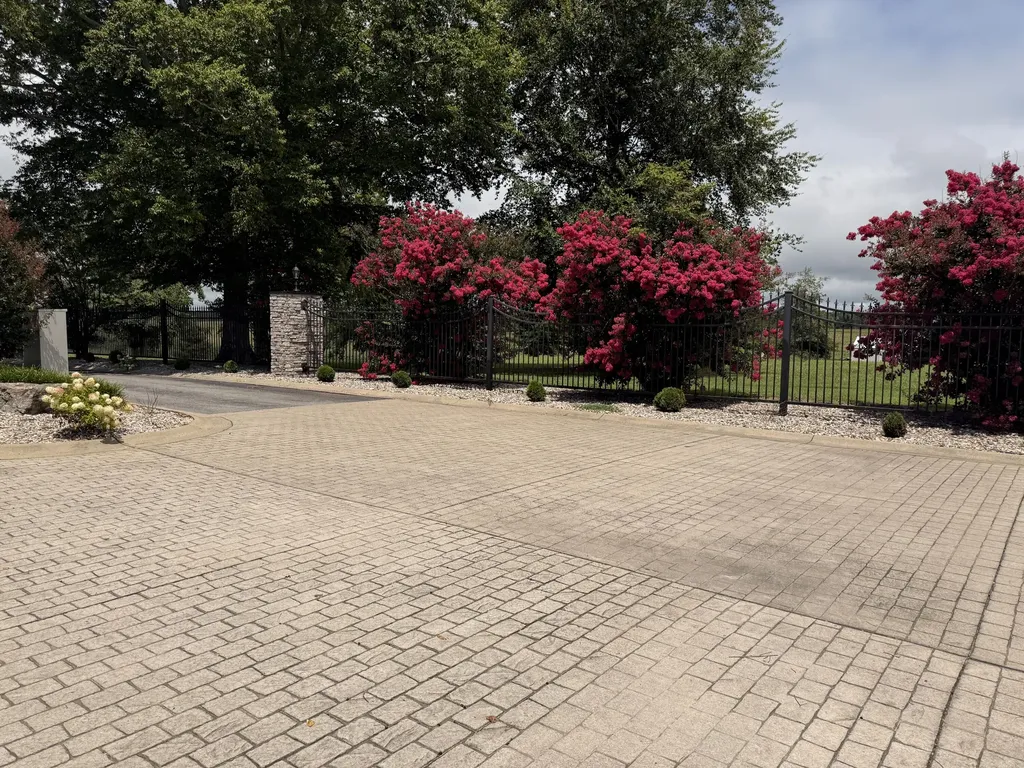 128 Wedge Way Russell Springs KY 42642