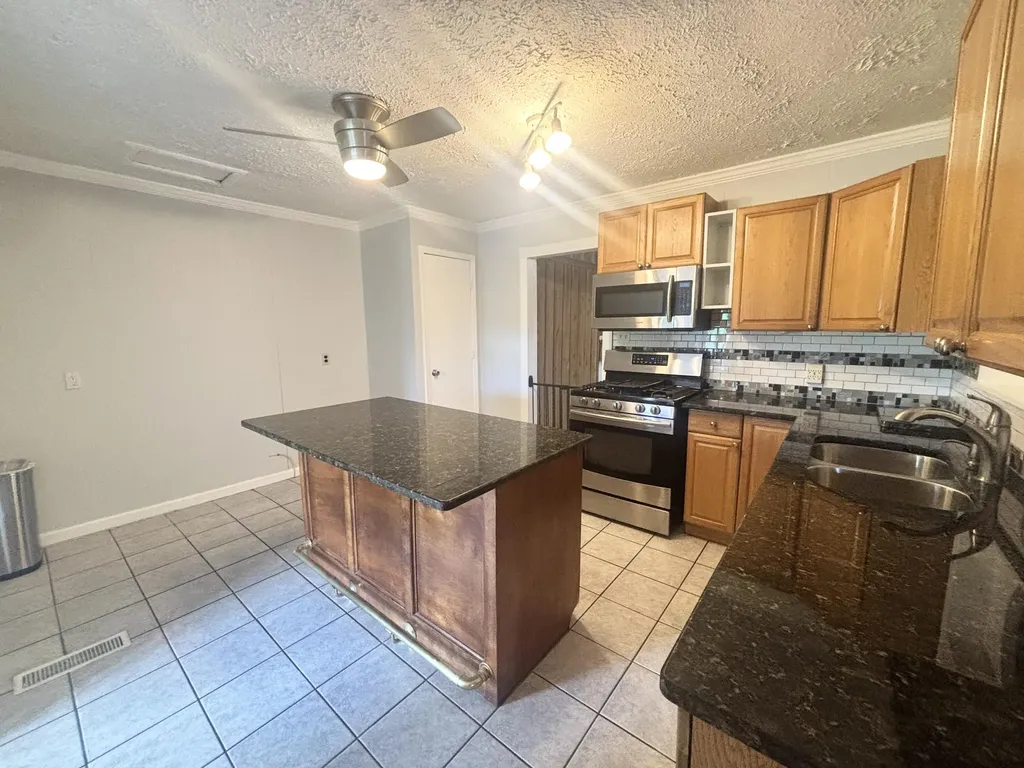 306 Brentwood Drive Hopkinsville KY 42240