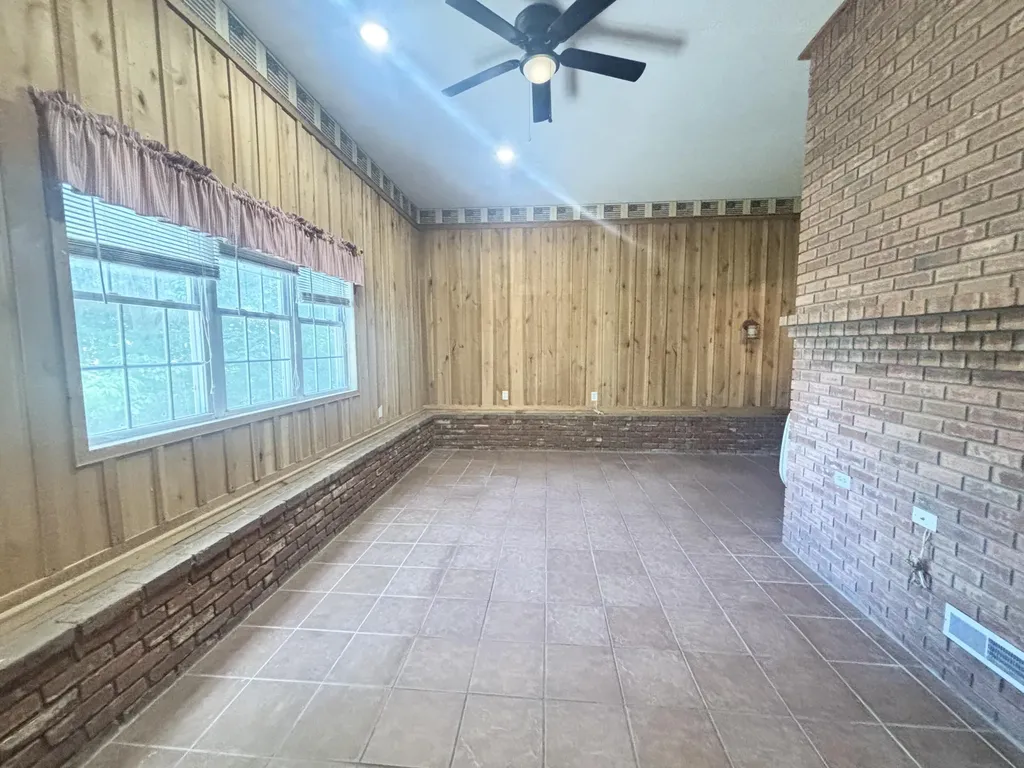 306 Brentwood Drive Hopkinsville KY 42240
