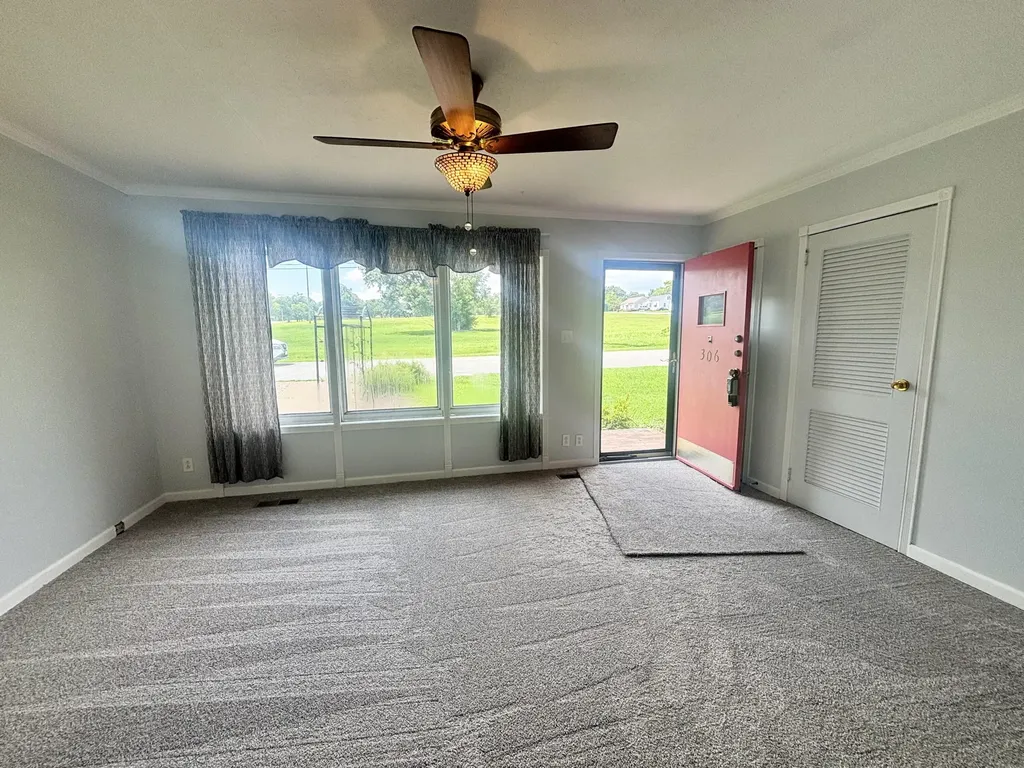 306 Brentwood Drive Hopkinsville KY 42240