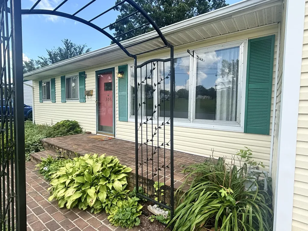 306 Brentwood Drive Hopkinsville KY 42240