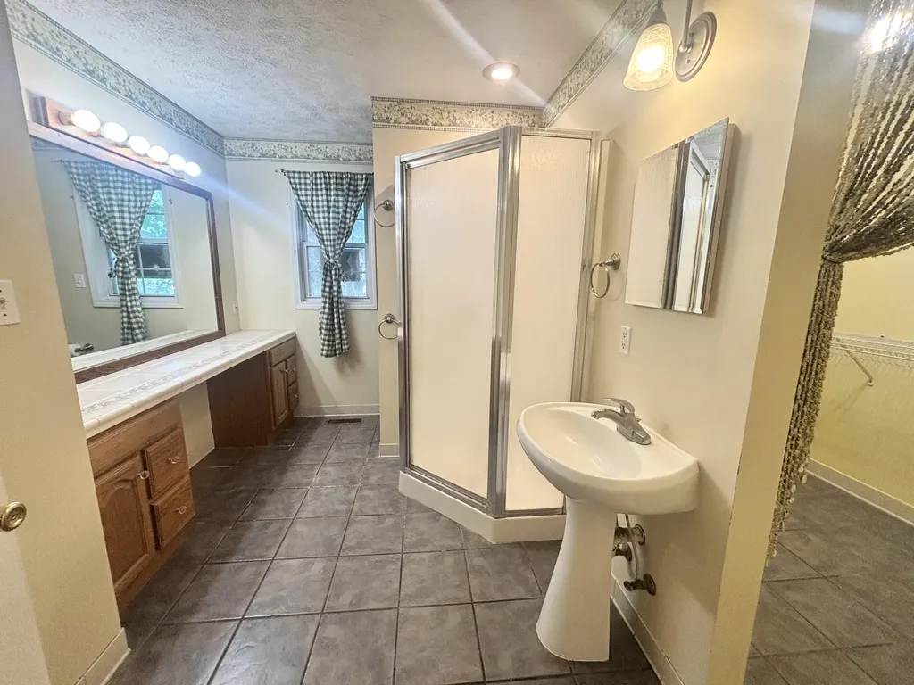 306 Brentwood Drive Hopkinsville KY 42240