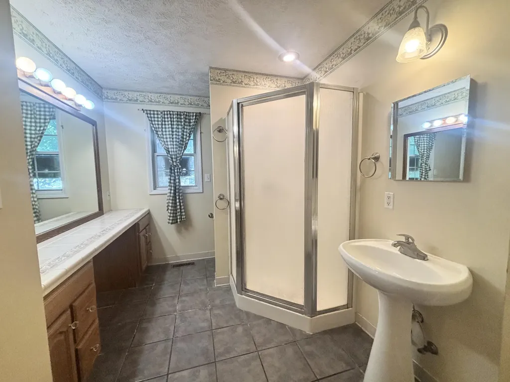 306 Brentwood Drive Hopkinsville KY 42240