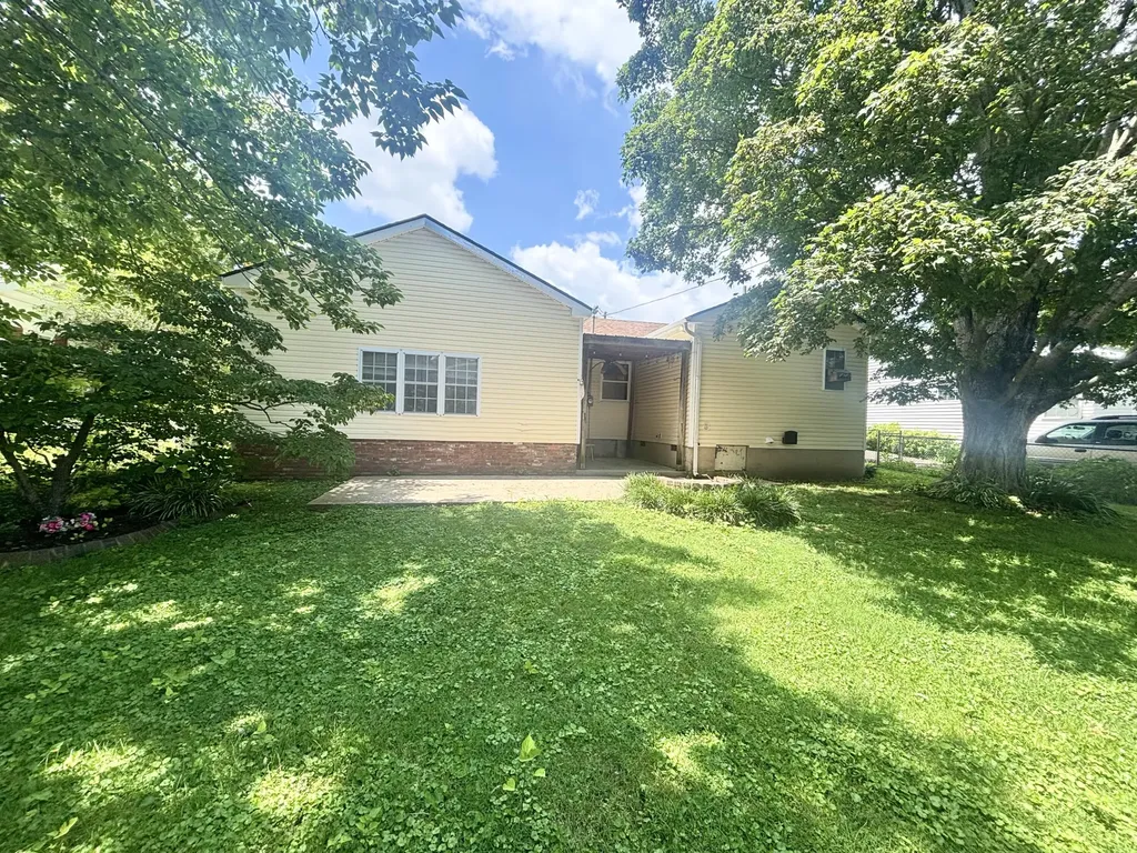 306 Brentwood Drive Hopkinsville KY 42240